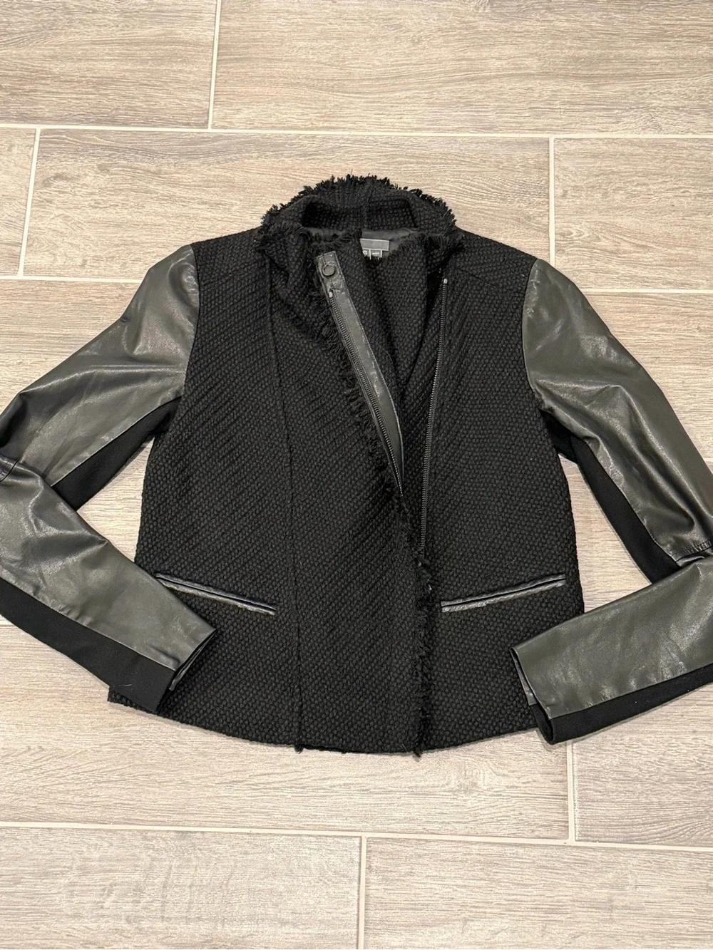 VINCE Black Lamb Leather Wool Boucle Tweed Cropped Moto Jacket. Size XS.